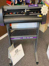 28" MH Series Vinyl Cutter w/Vinyl Master Software & Stand